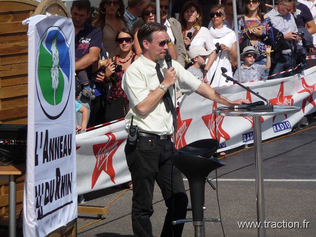 2012_Adr (53).jpg - 09/06/2012 - 68127 BILTZHEIM - L'ANNEAU DU RHIN - Journée d'ouverture du 10ème Festival Auto Moto en présence de Sébastien LOEB - François RINALDI annonce l'interview de Sébastien LOEB